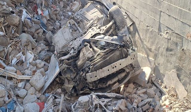Maltepe’de çöken binanın yıkılma nedeni araştırılıyor