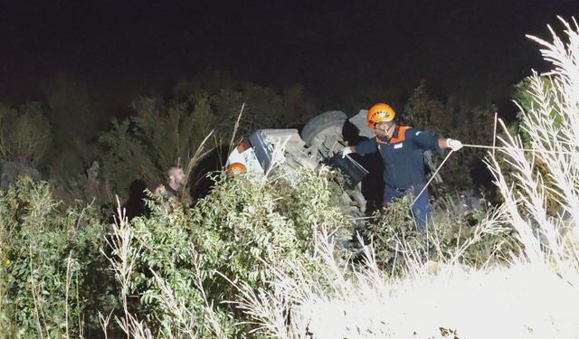 Antalya’da otomobil uçuruma yuvarlandı: 1 ölü, 1 yaralı