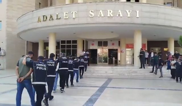 Uyuşturucu baskını: Silah ve uyuşturucu ele geçirildi