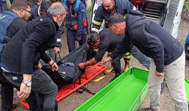 Otomobil uçuruma yuvarlandı: Sürücü hayatını kaybetti