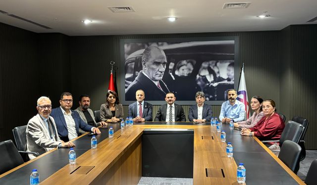 DEM Parti’den Büyükşehir’e dayanışma ziyareti