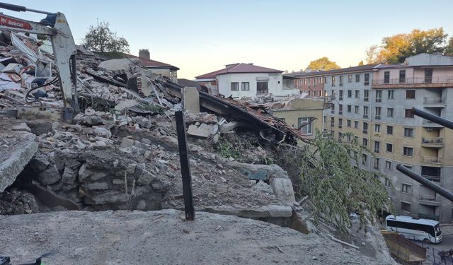 Zonguldak’ta bina çöktü: 1 ölü, 1 yaralı