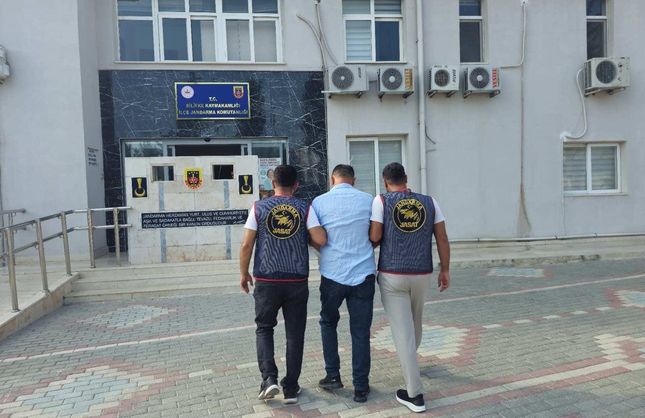 Kırmızı Bültenle Aranan Dolandırıcı Mersin'de Yakalandı