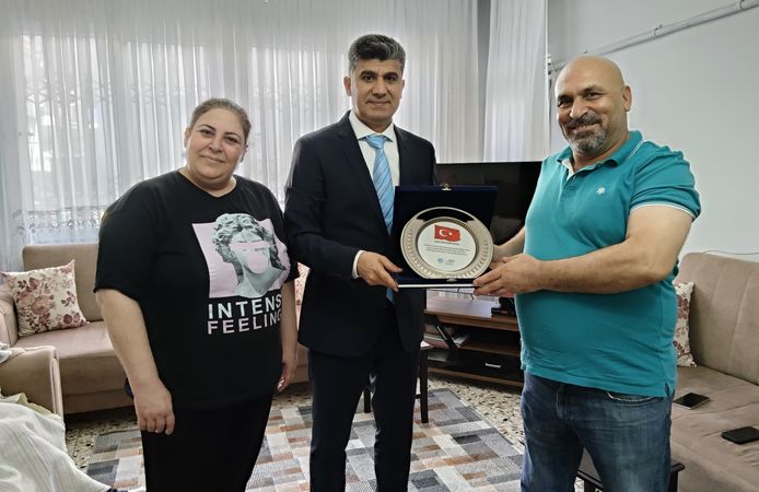 Zeyit Şener’den Gazi Ailelerine Ziyaret: “Kapımız Her Zaman Açık”