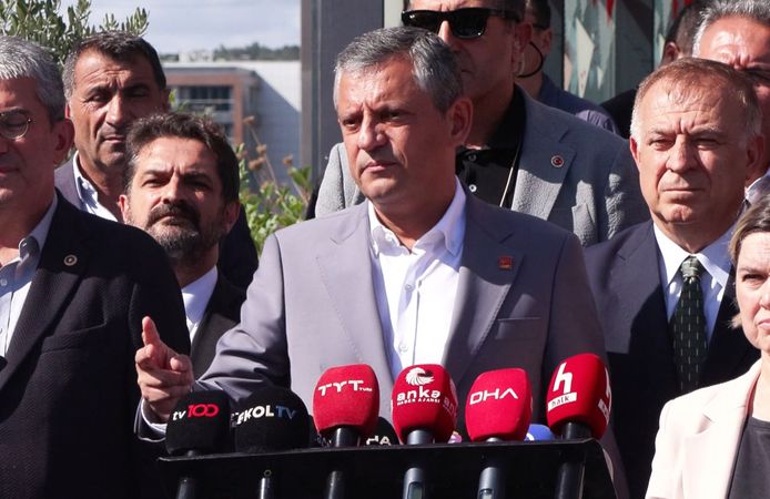 CHP Genel Başkanı Özgür Özel: “Bayrampaşa Belediyesi’ne çökmeye çalışıyorlar”