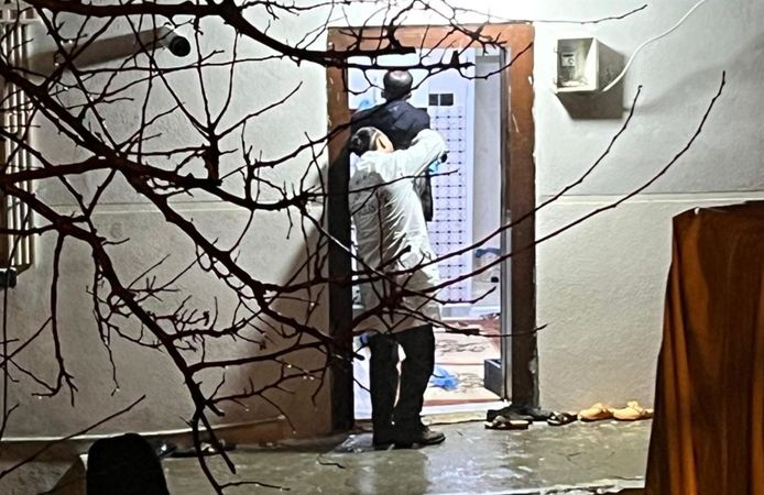 Eşi ve Bacanağını Tabancayla Vurdu