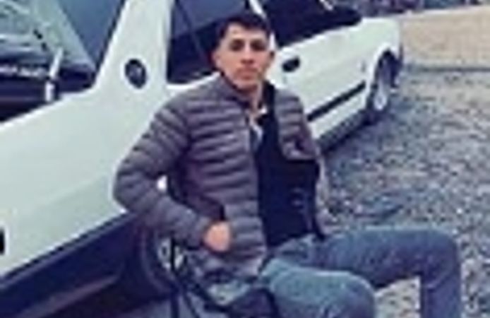 Sokak Ortasında 19 Yaşındaki Genç Katledildi