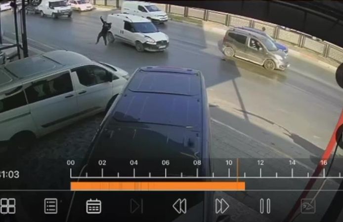 Hafif Ticari Araç Yayaya Çarptı