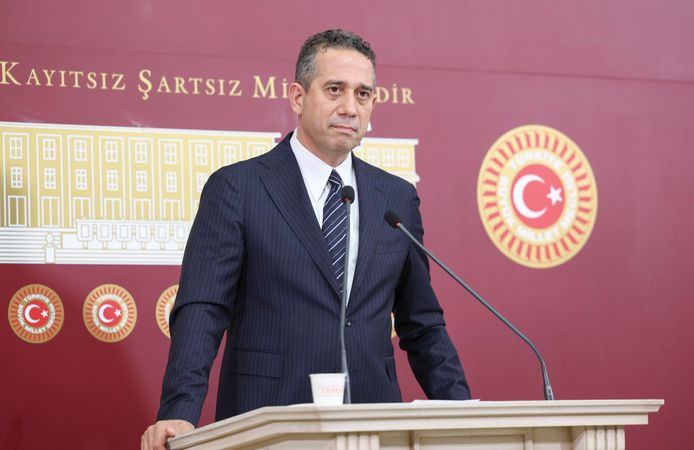 CHP'li Başarır'dan Meclis’te Tarihi Çıkış: "70 Milyarı Demirören’den Alın, Emekliye Verin"