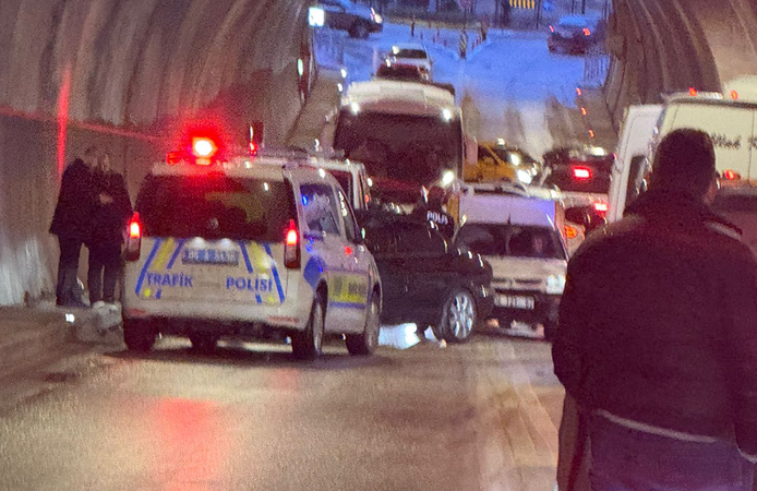 Feci çarpışma tünelde kamerada