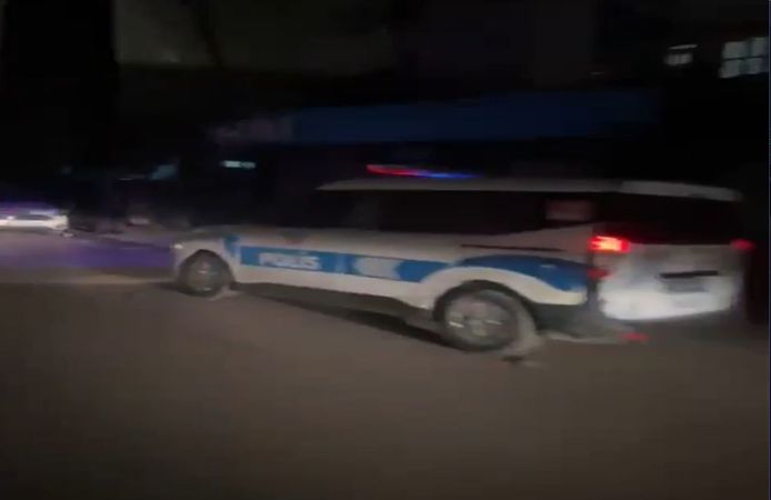 Markette Silahlı Kavga: 3 Yaralı