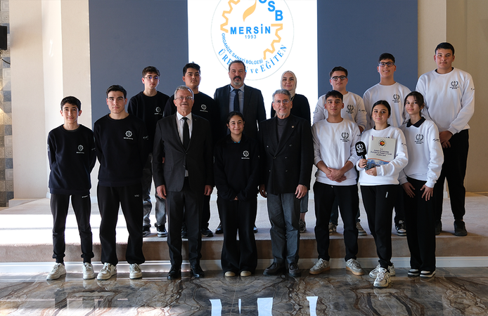 MHP’li Vekil Uysal, Mersin OSB’yi ziyaret ederek öğrencilerle bir araya geldi