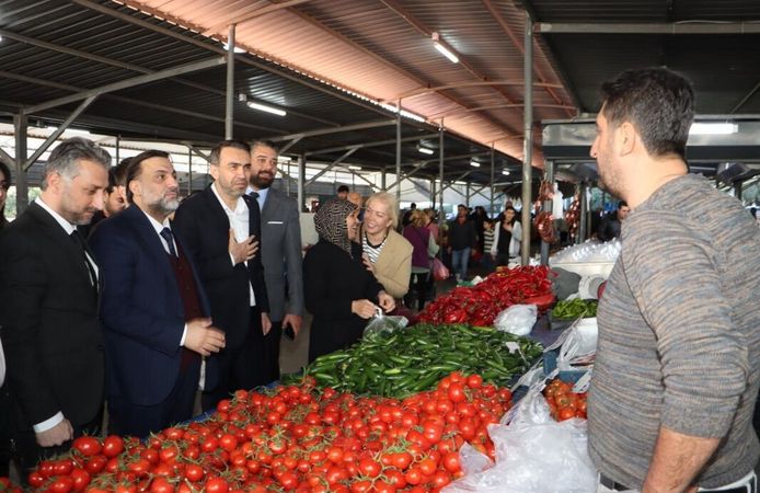 AK Parti heyetinden Eğriçam mahallesi pazar ziyareti