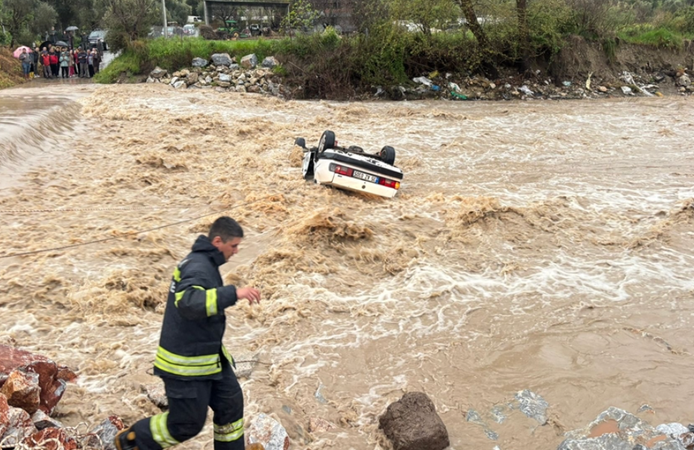 Sel felaketi can aldı