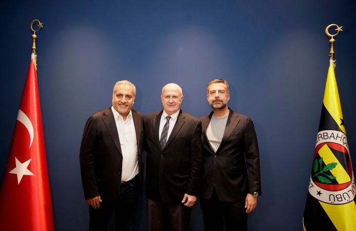 Fenerbahçe'de futbol akademi genel koordinatörü Şenol Çorlu oldu