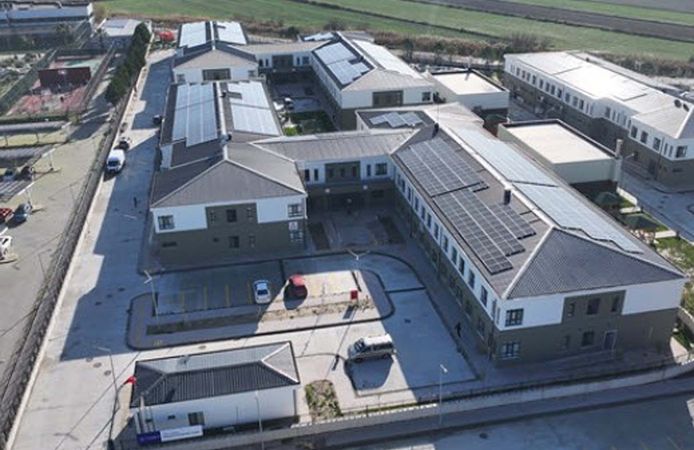 Kız yurduna girmeye çalışan şüpheli yakalandı; kurum müdürü uzaklaştırıldı