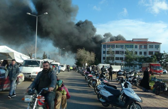 Kilis'te STK'ya ait prefabrikte yangın