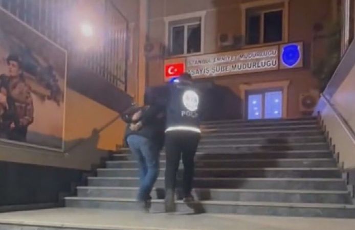 Polis yeleğiyle sosyal medyada yayın yapan şüpheli yakalandı
