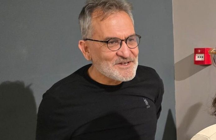 Akademisyenlikten atılmasını kültürel kazanca dönüştürdü