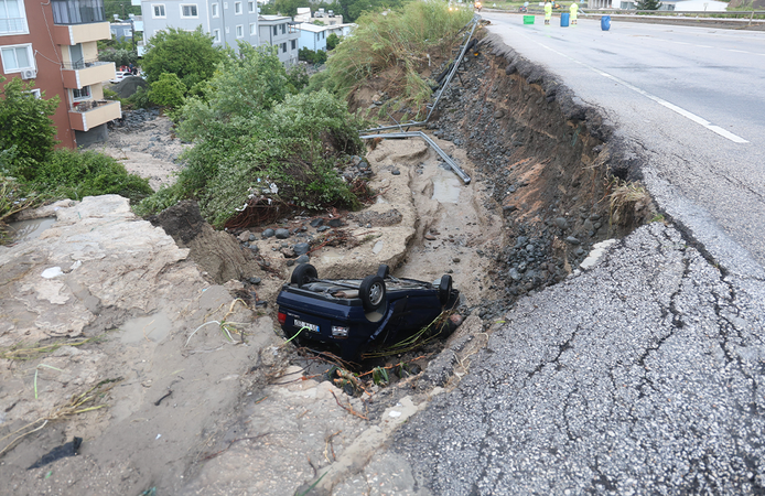 Hatay'daki sel ve heyelanda 3 kişi hayatını kaybetti, 1 kişi kayıp