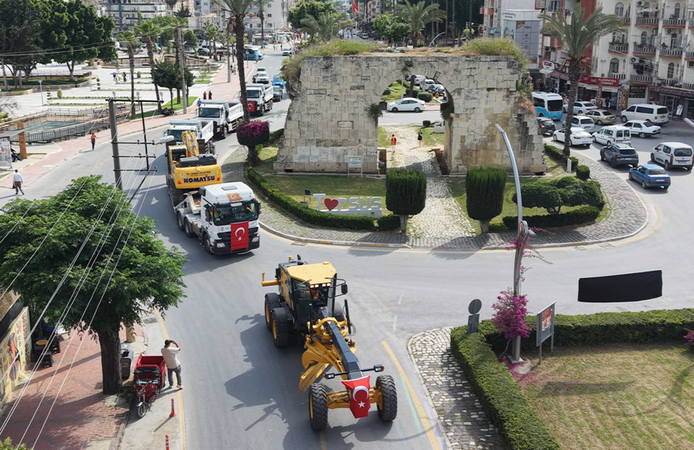 Tarsus Belediyesi hizmet filosunu güçlendirdi: Yeni araçlar vatandaşlarla buluştu