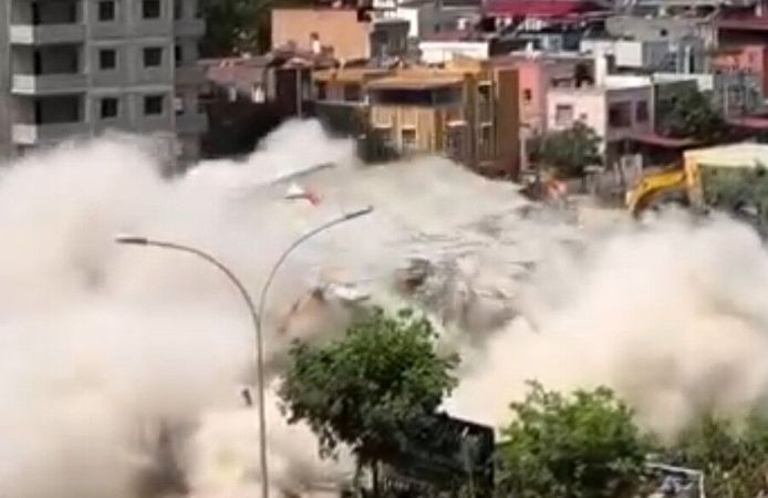 Kontrolsüz yıkımdan son anda kaçtı