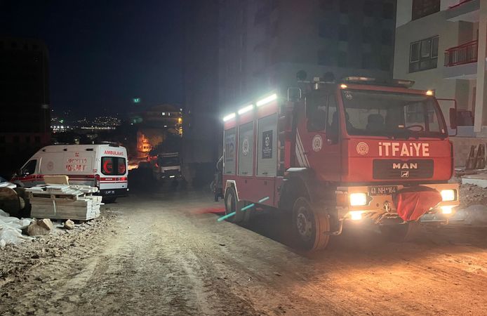 Cezaevinden izinli çıktı eşini bıçakla yaraladı