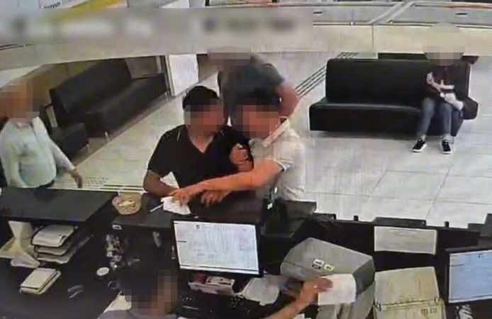 Şüpheli, dolandırıcılık parasını çekerken suçüstü yakalandı