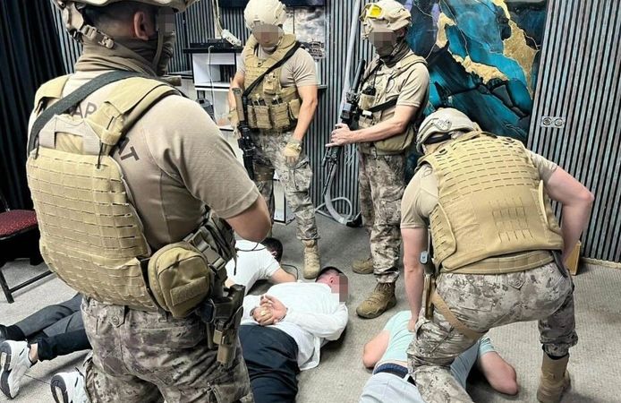 Antalya’da ‘Altunlar’ suç örgütüne dev operasyon