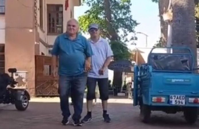 Ömrünü engelli oğluna adadı