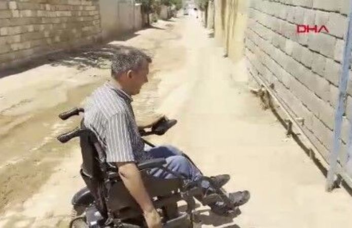 “Yanında refakatçi yok” diyerek engelli rampasını açmadı