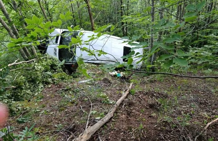 Ordu'da minibüs şarampole yuvarlandı: 11 yaralı