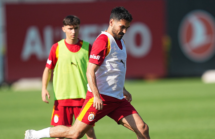 Galatasaray, günü çift antrenmanla tamamladı