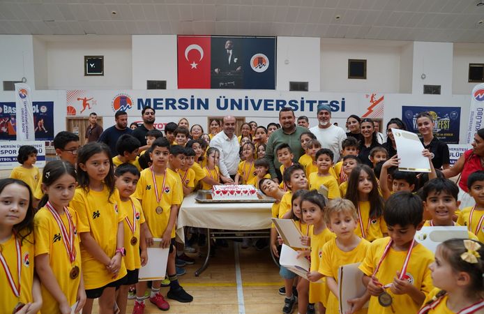 Mersin Üniversitesi Spor Kulübü Yaz Okulu'nda 1. kur coşkuyla tamamlandı