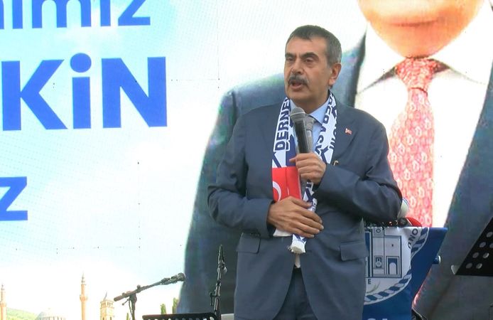 Bakan Tekin: Topluma çimento vazifesi gören sivil toplum örgütlerimiz var