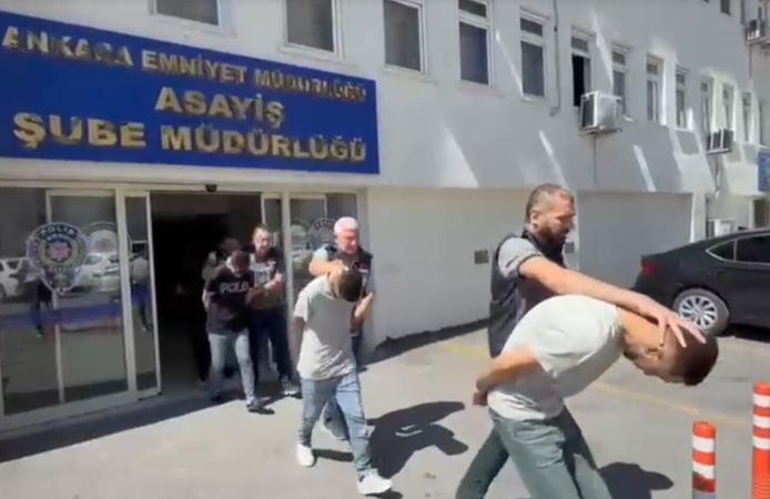Otomobil hırsızlığı çetesine operasyon; 4 gözaltı