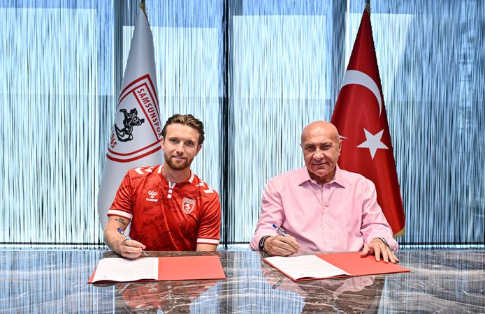 Samsunspor, Elliot Watt ile 4 yıllık sözleşme imzaladı