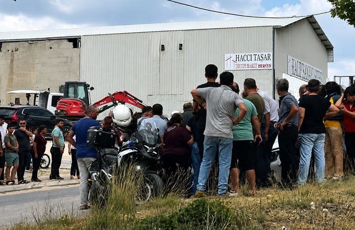 Taziyeye giderken otomobilin çarptığı kadın öldü