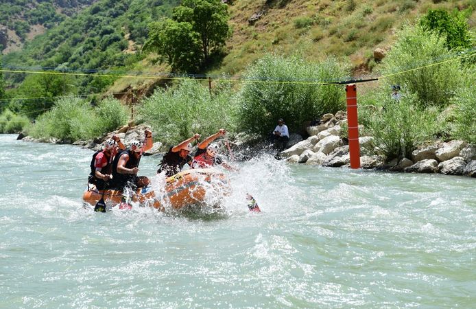 Türkiye Rafting Şampiyonası'nın 3'üncü ayağı Çatak'ta başladı