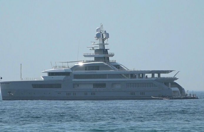 250 milyon dolarlık mega yat Kuşadası’na demirledi