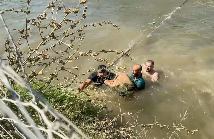 Aydın'da kanala giren çocuk boğulma tehlikesi geçirdi