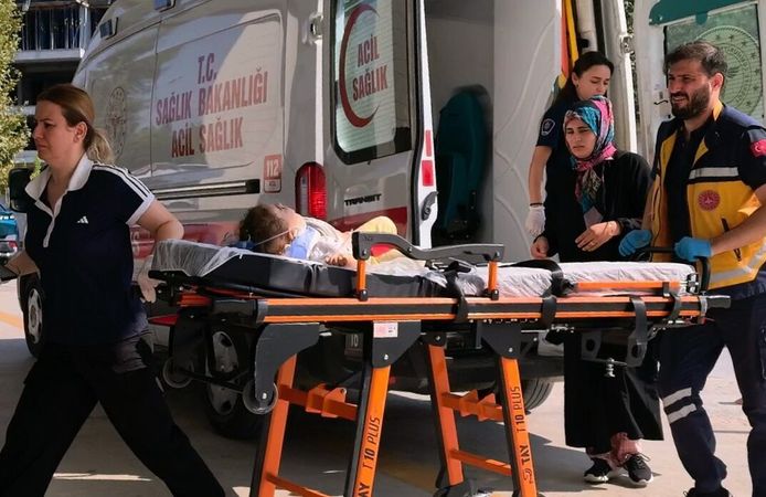Balkondan düşen 1,5 yaşındaki bebek ağır yaralandı