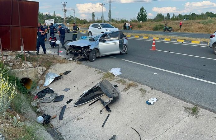 Anne ve kızı feci kazada yaşamını yitirdi