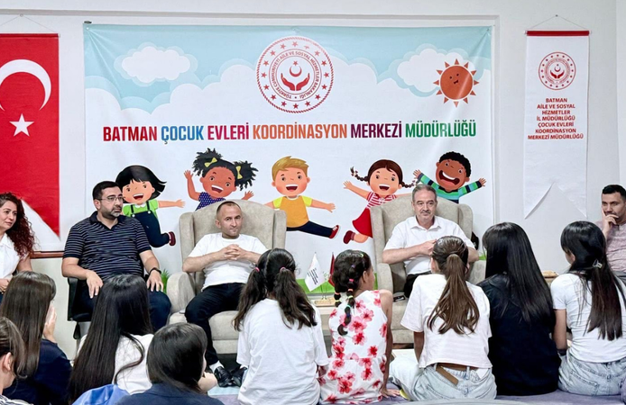 Sevgi Evlerinde çocuklarla "Çay ile Sohbet" buluşması