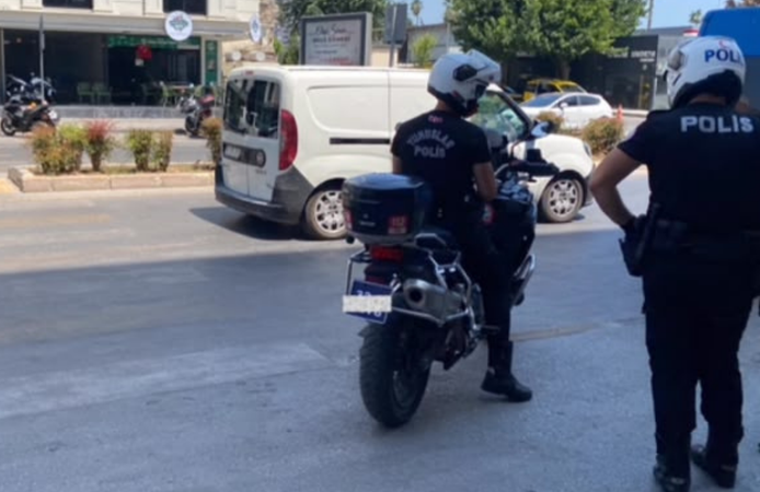 Mersin’in caddelerinde Yunus Timleri anbean sahada