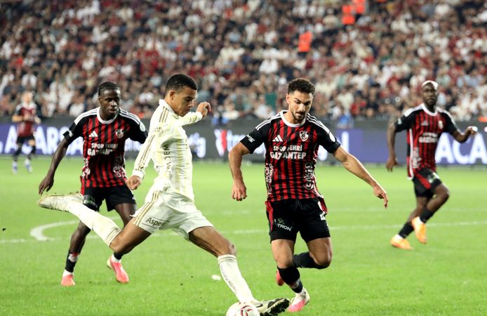 Fenerbahçe, Gaziantep'te 2 puan bıraktı