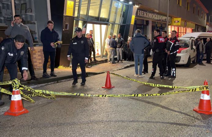 Düğün merasimi yarıda kaldı: 3 kişi bıçaklandı