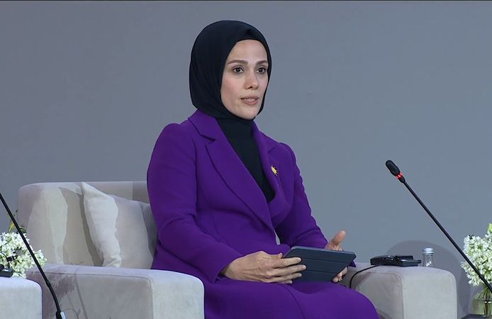 Esra Albayrak: Yapay zekanın kabullerini sorgulamalıyız