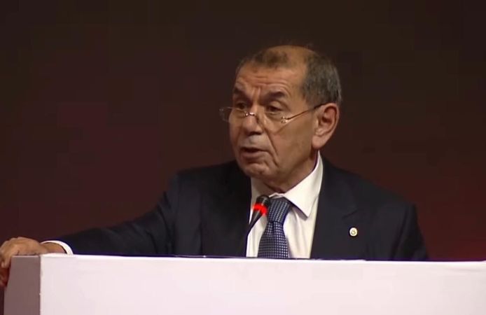 Galatasaray'da Dursun Özbek yönetimi ibra edildi