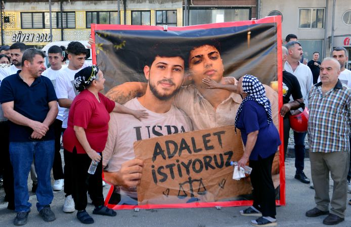 İki gencin ölümüne neden olan sürücü tahliye edildi
